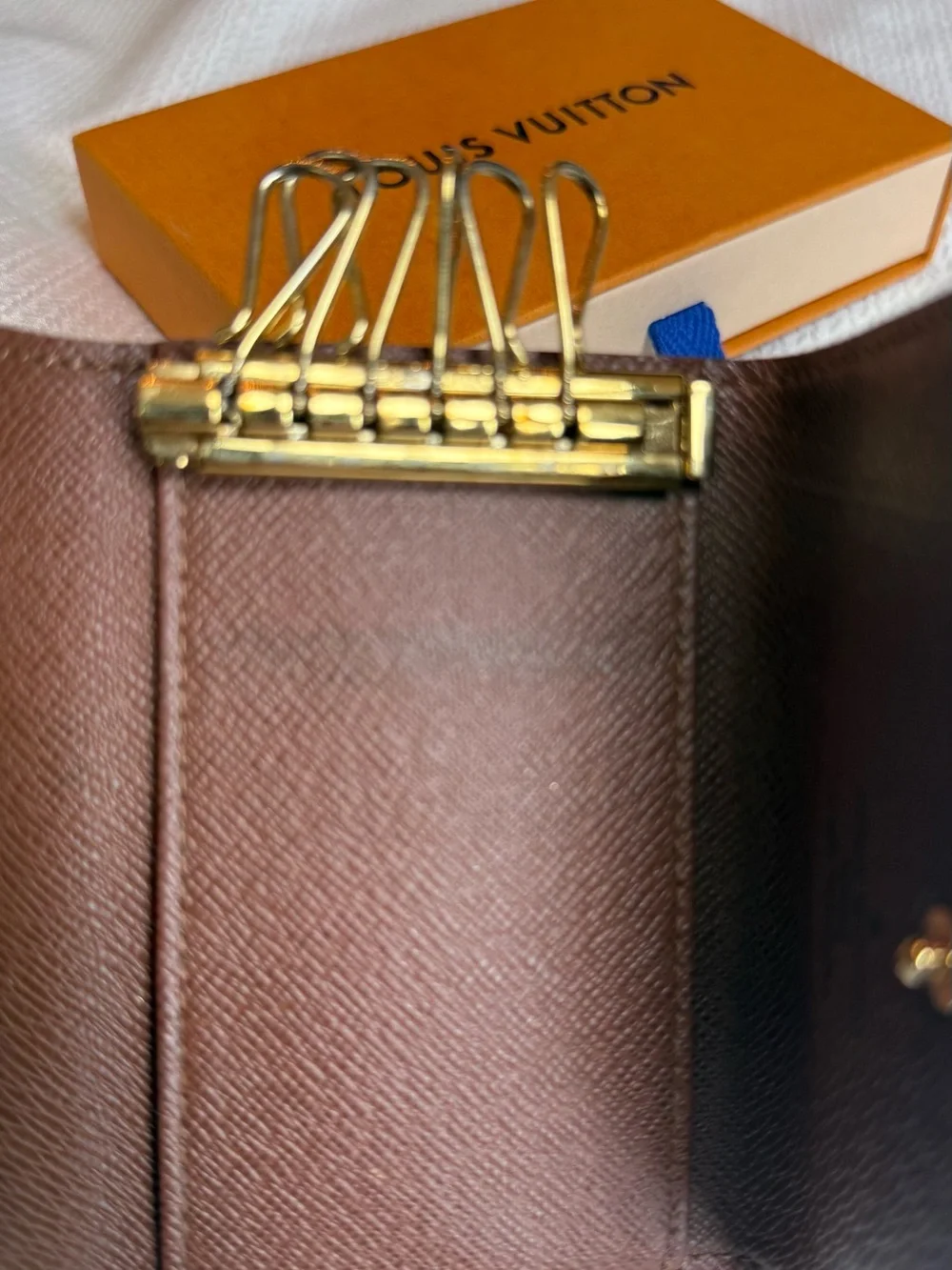 Louis Vuitton Monogram 6 Key Holder - Picture 10 of 15